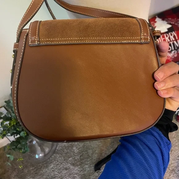 MNG Leather Crossbody Bag is in nwot - Picture 2 of 6